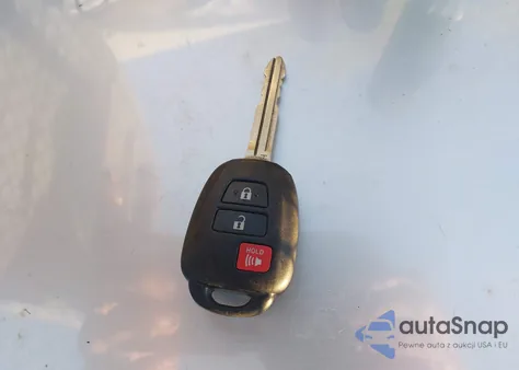 2017 Toyota Rav4 Xle z USA, uszkodzony, nr VIN JTMRFREV6HJ121457